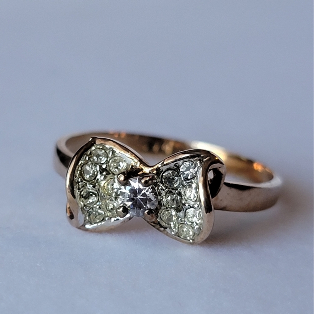 Vintage Bow Ring DAC Clear Diamond Like Stone Pave Gold Tone Size 9 ¾